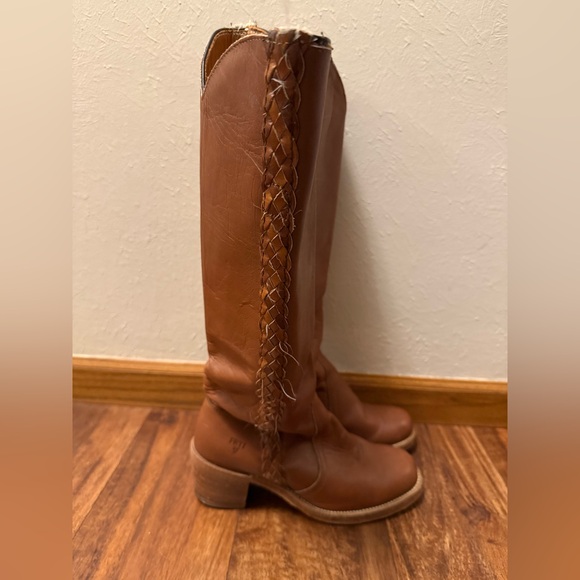 Amazing Vintage Frye Boots with Braided detail SZ 6.5 - Picture 2 of 10